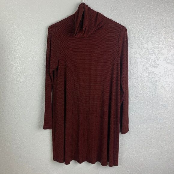 Love In Size Medium Maroon and Black Turtle Neck Tee Shirt Dress - Picture 1 of 7